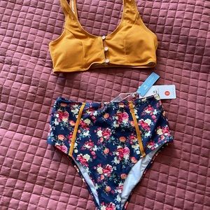 NWT Cupshe high-waisted bikini.